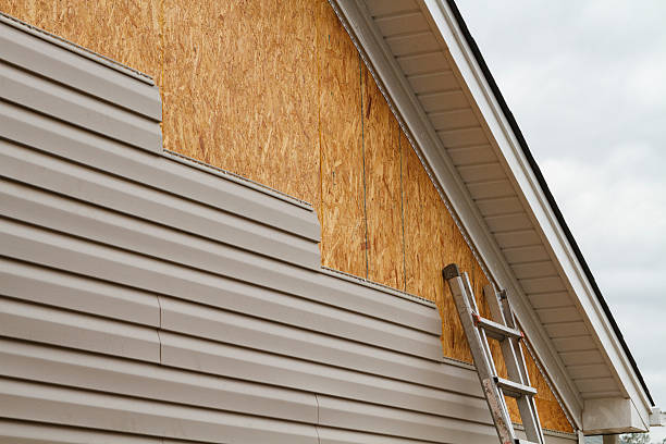 24/7 Emergency Siding experts in Naperville, IL